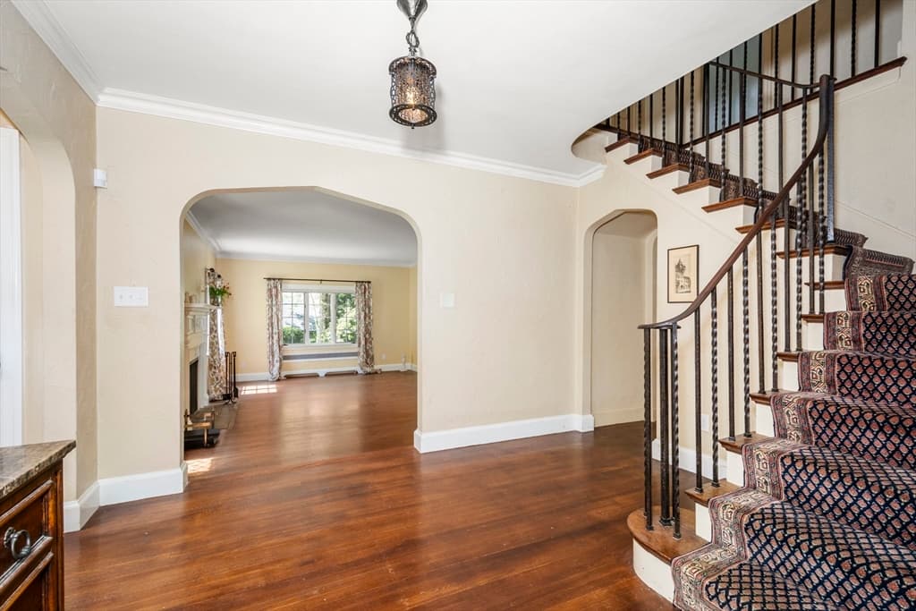 19 Westwood Drive photo 5