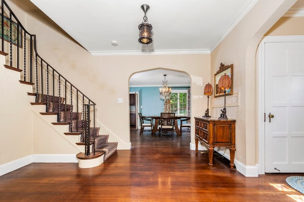 19 Westwood Drive photo 4
