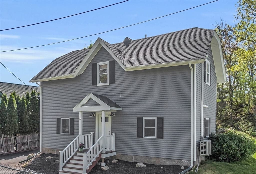 5 Maple St photo 2