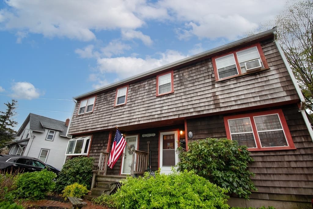 180 Maple St #B photo 2