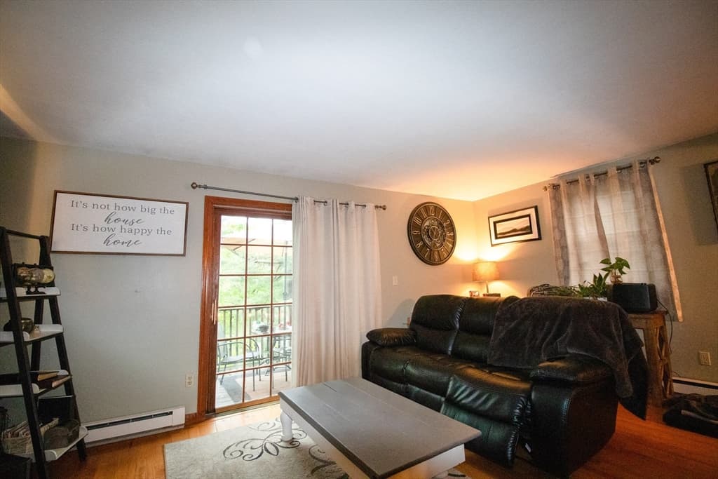 180 Maple St #B photo 5