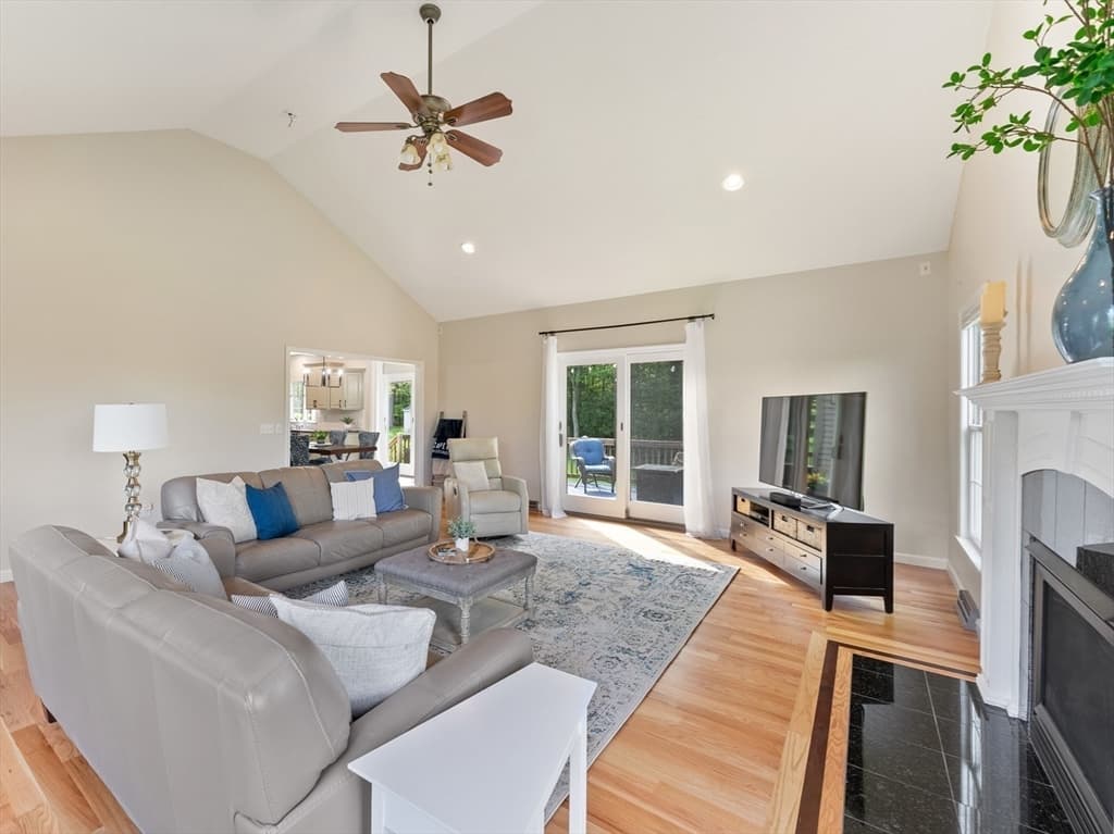 46 Cislak Drive photo 5
