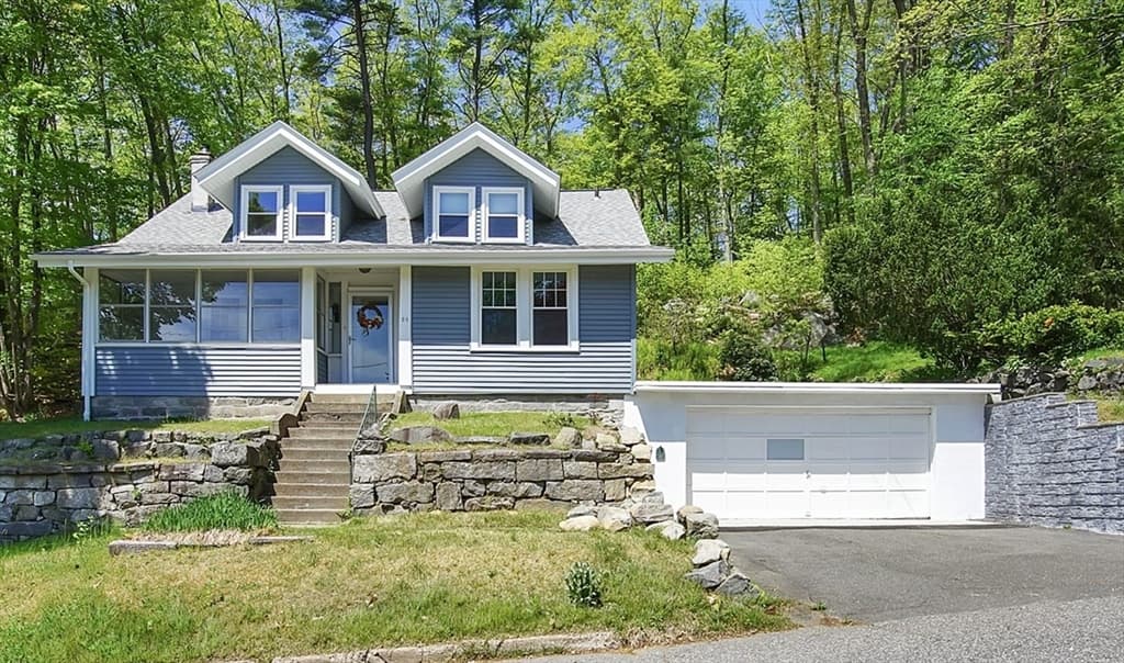 26 Rockview St.