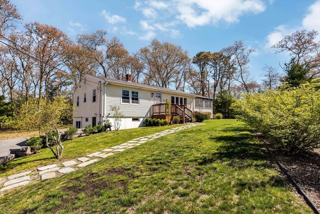 79 Clay Pond Rd