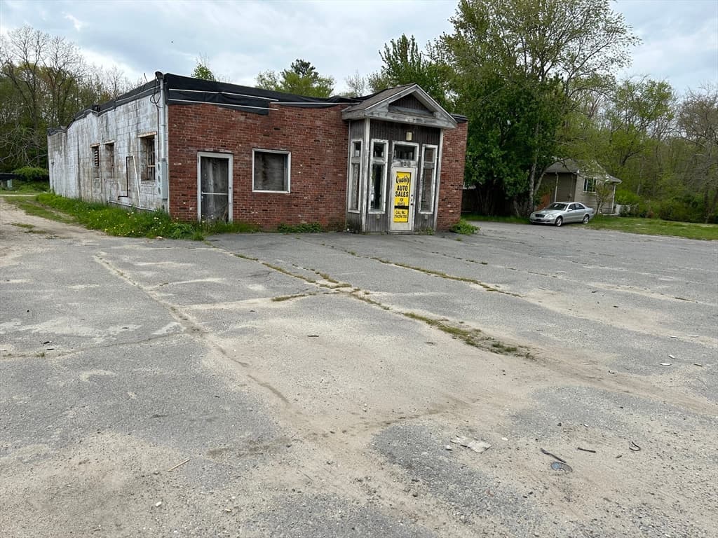 109 Broadway photo 3