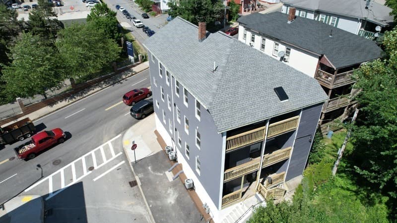 138 Belmont St photo 4