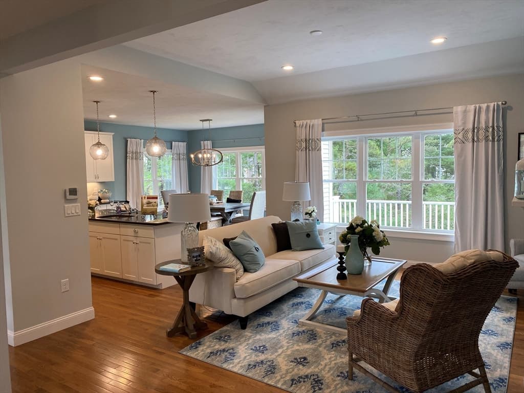 2 Winterberry Way photo 3