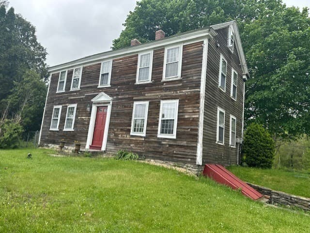 272 Maple Ave