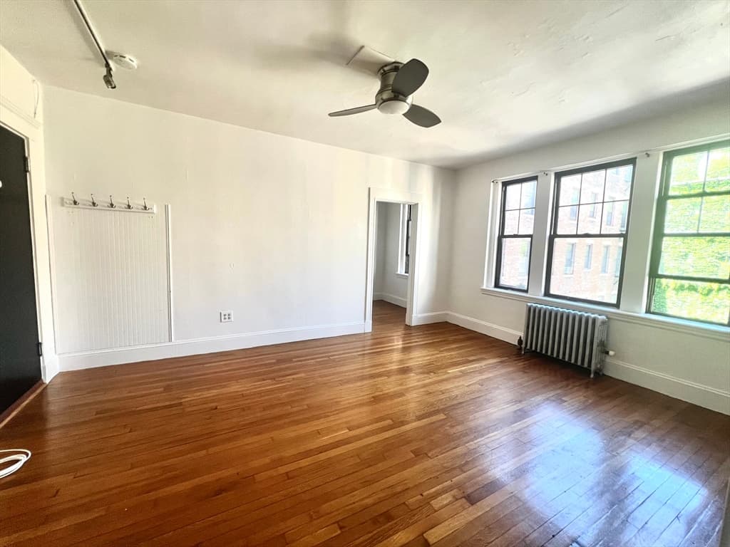 62 Queensberry St #309 photo 3