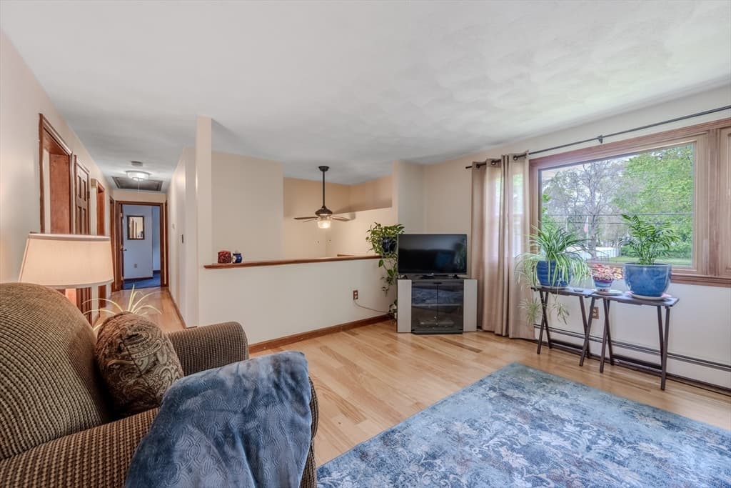 49 James Ave photo 3