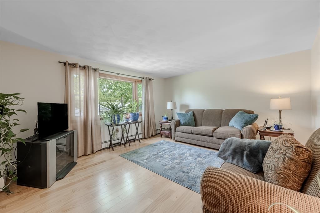 49 James Ave photo 4