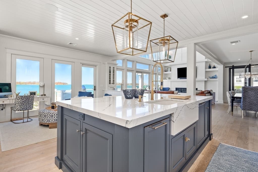2 Beach Ln photo 5