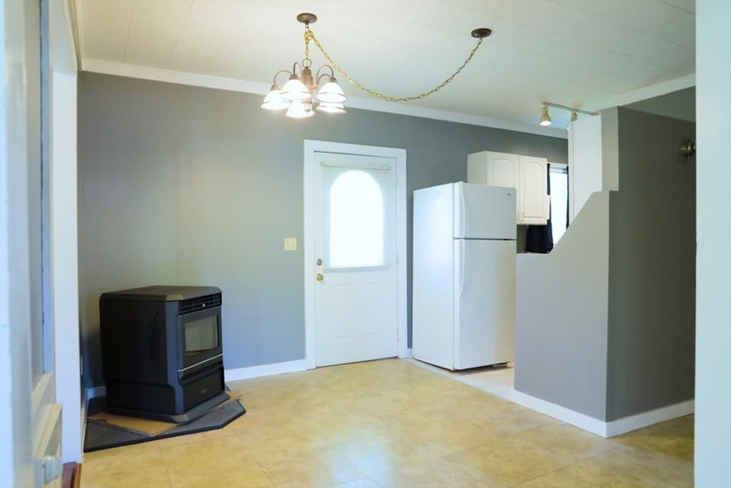 35 Thayer Ave photo 5
