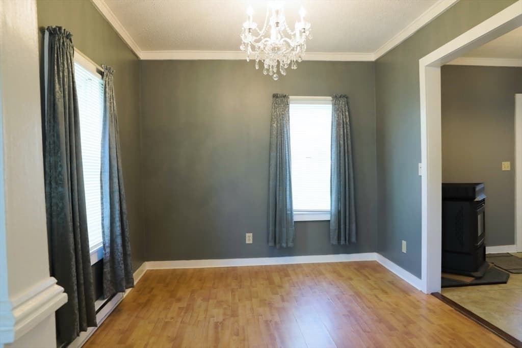 35 Thayer Ave photo 4