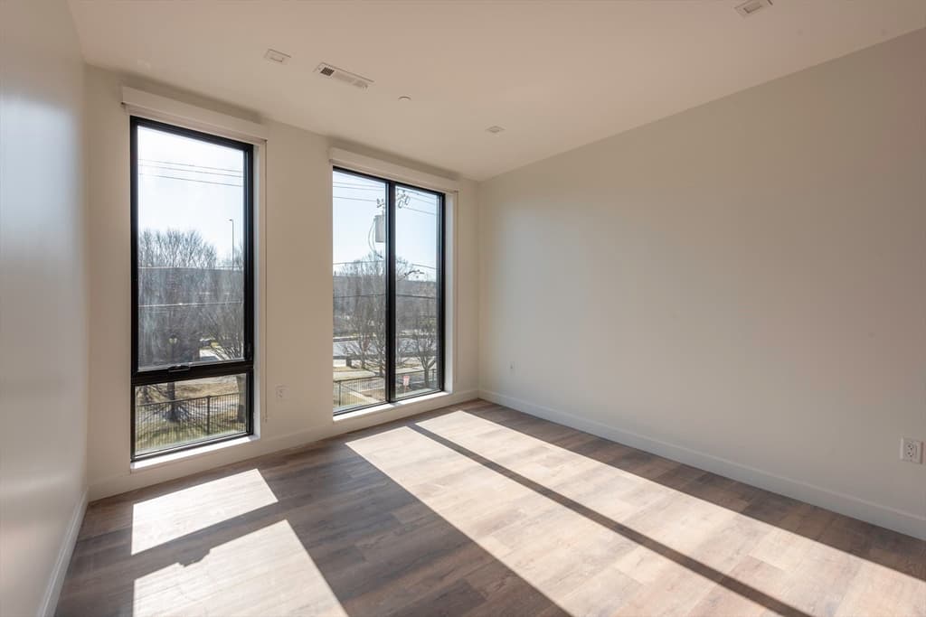 282 Bremen St #408 photo 5