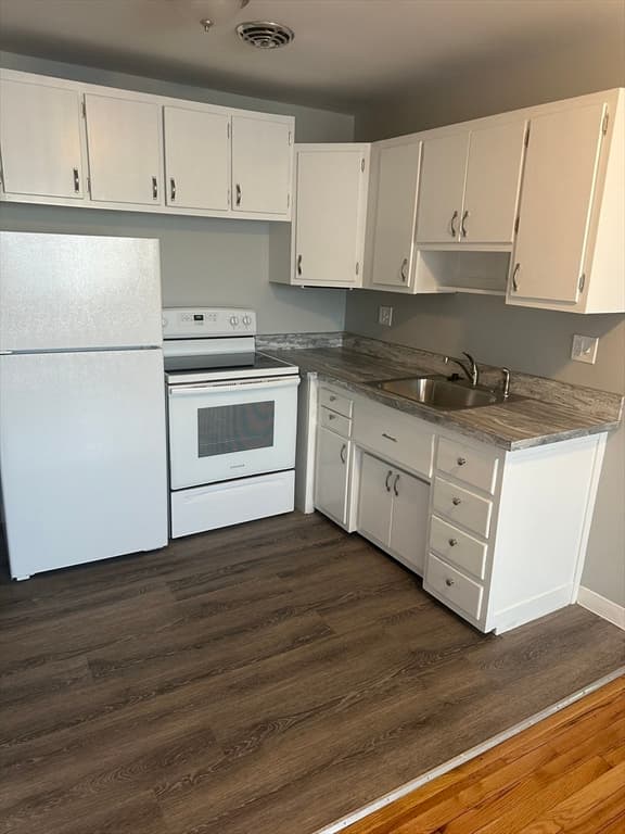 39 Carey Ave #6 photo 2