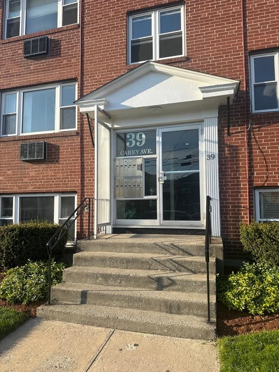 39 Carey Ave #6
