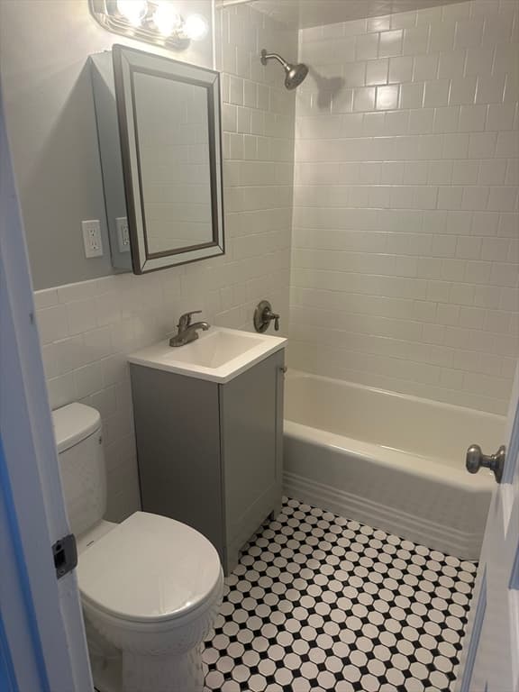 39 Carey Ave #6 photo 5