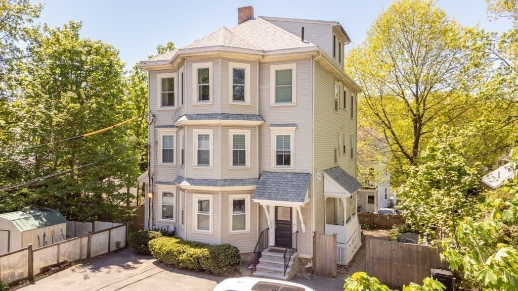 643 Chestnut Hill Ave #2 photo 2