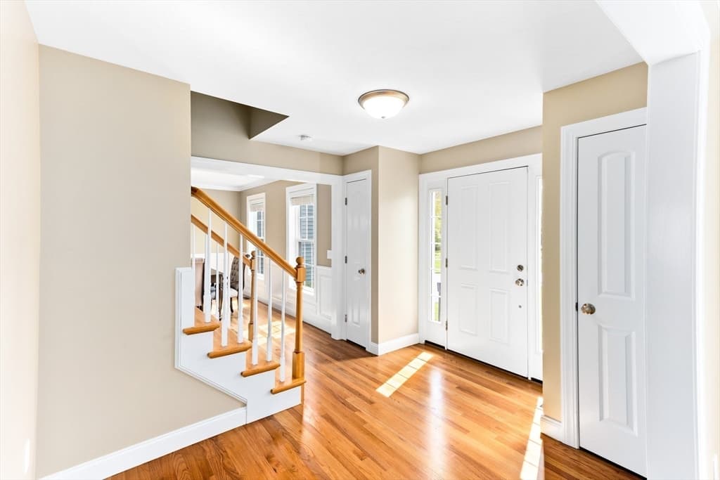 589 Tremont St #A photo 3