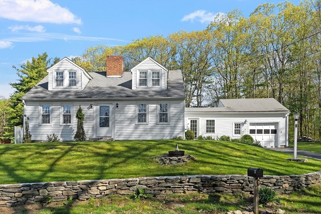 17 Turnpike Road