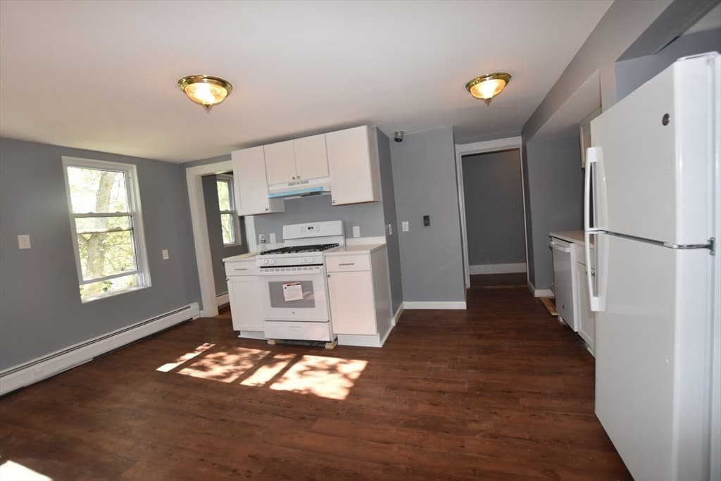 373 Salem St #3 photo 3
