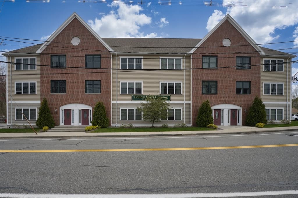 15 Church St #204