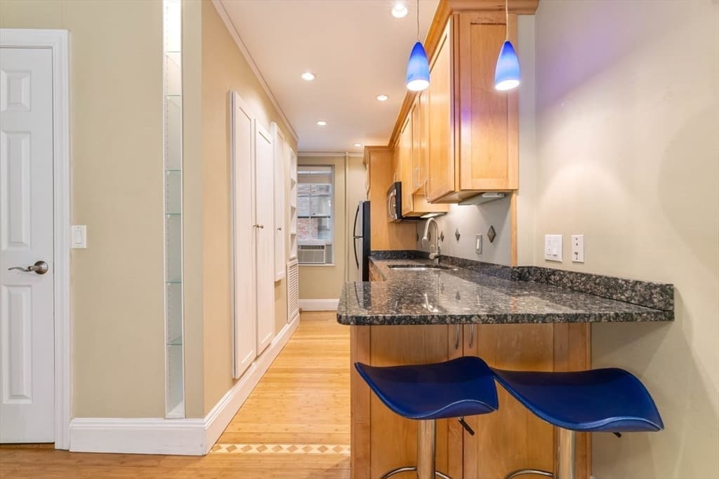 11 Irving St #1 photo 2