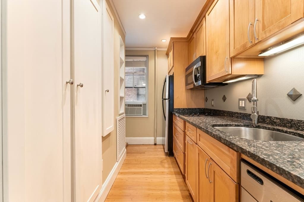 11 Irving St #1 photo 3