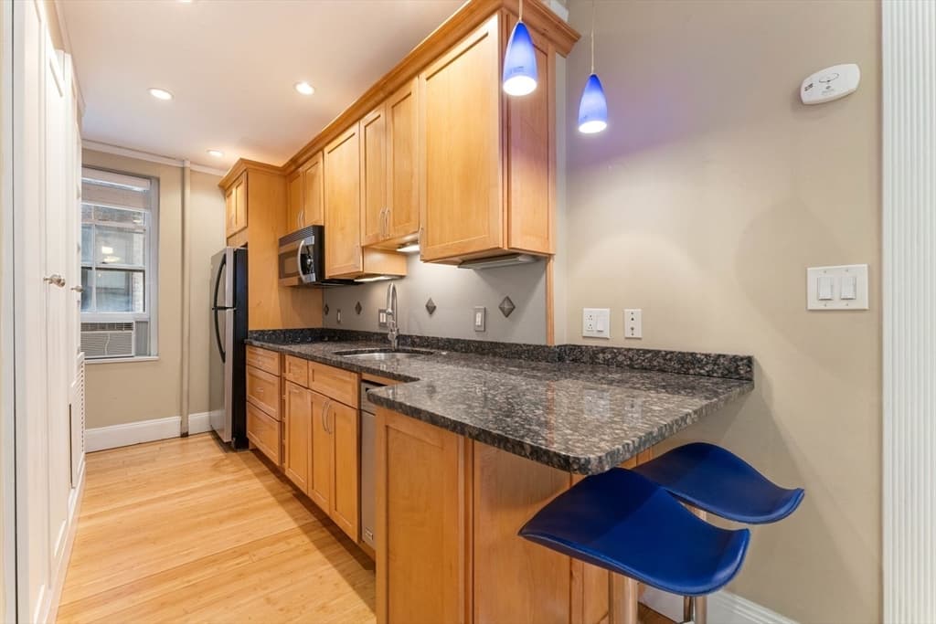 11 Irving St #1