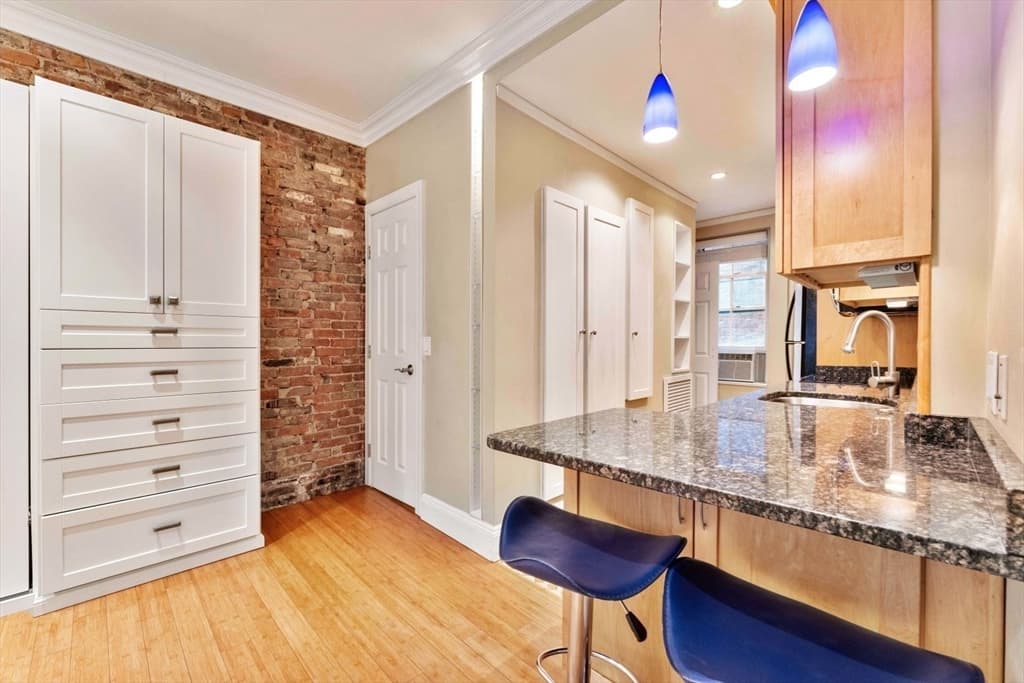 11 Irving St #1 photo 5