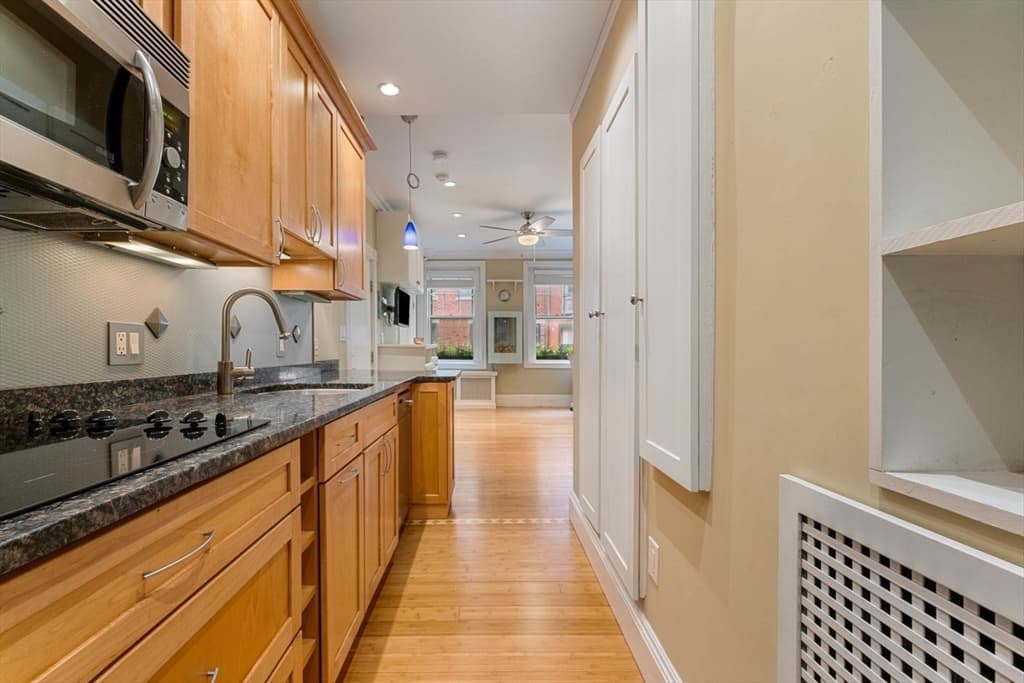 11 Irving St #1 photo 4