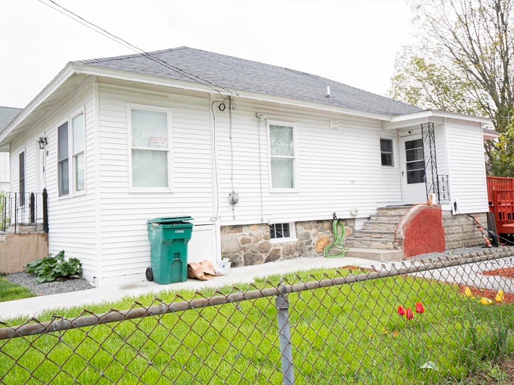 54 Hadley St photo 3