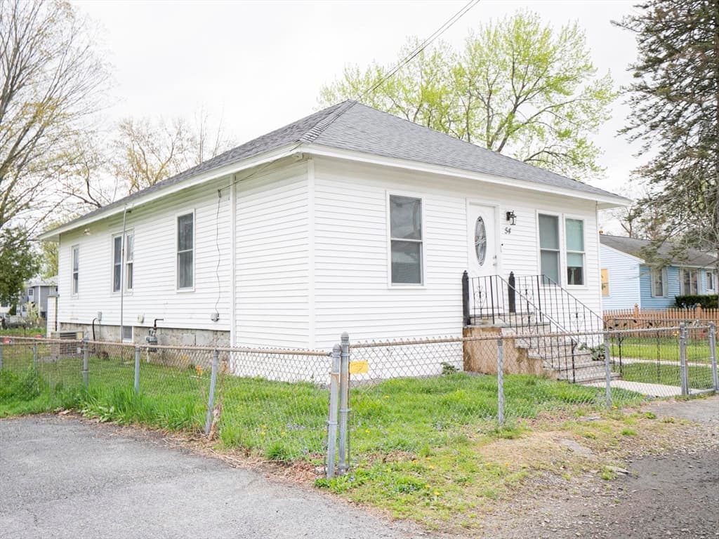 54 Hadley St photo 4