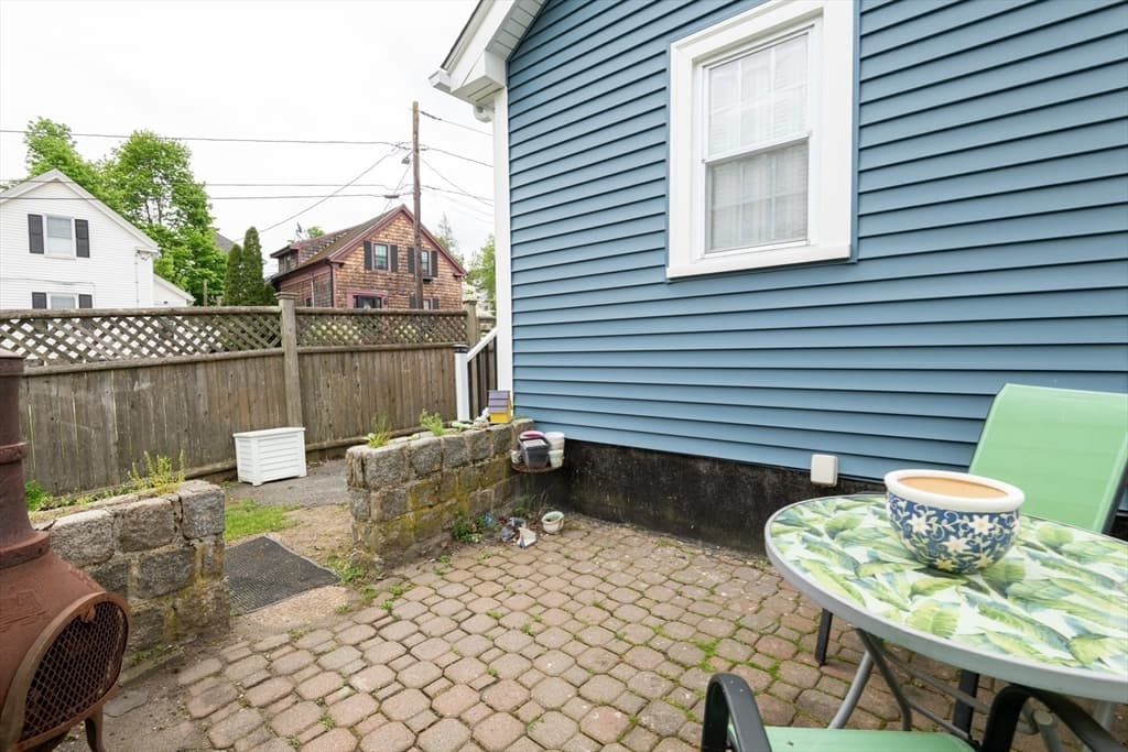 16 Bow St photo 4