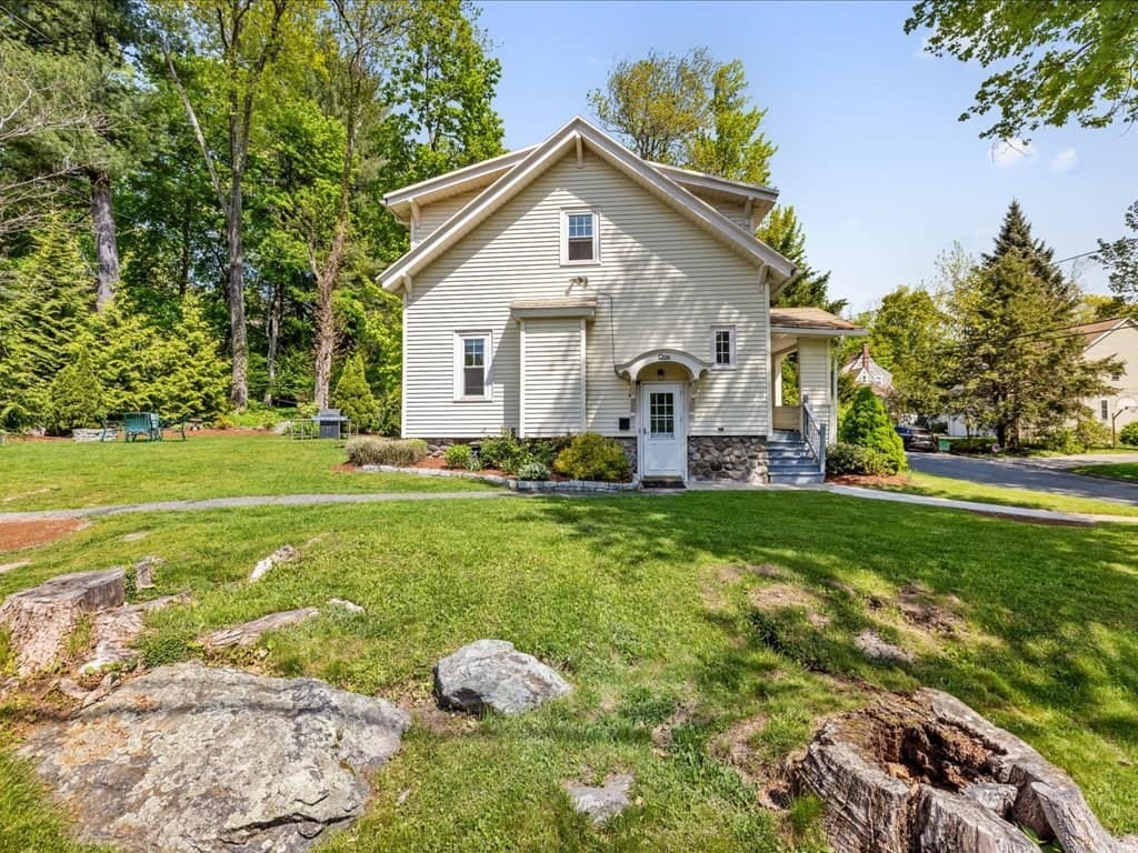 1 Wildrose Ave photo 3