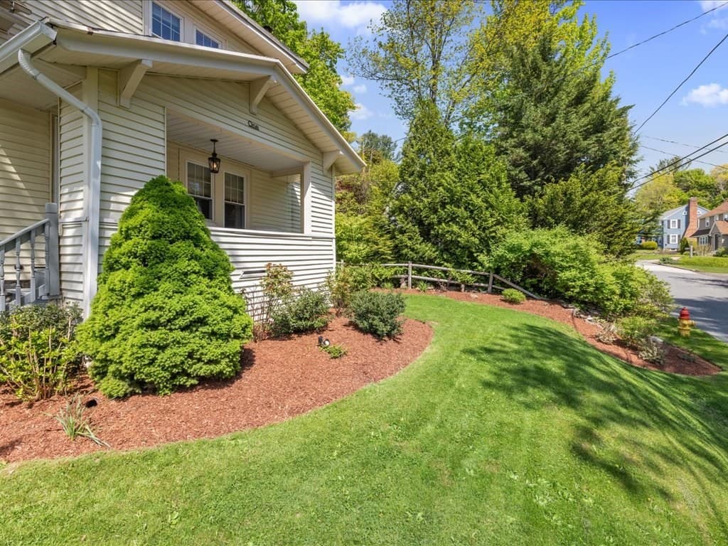 1 Wildrose Ave photo 5