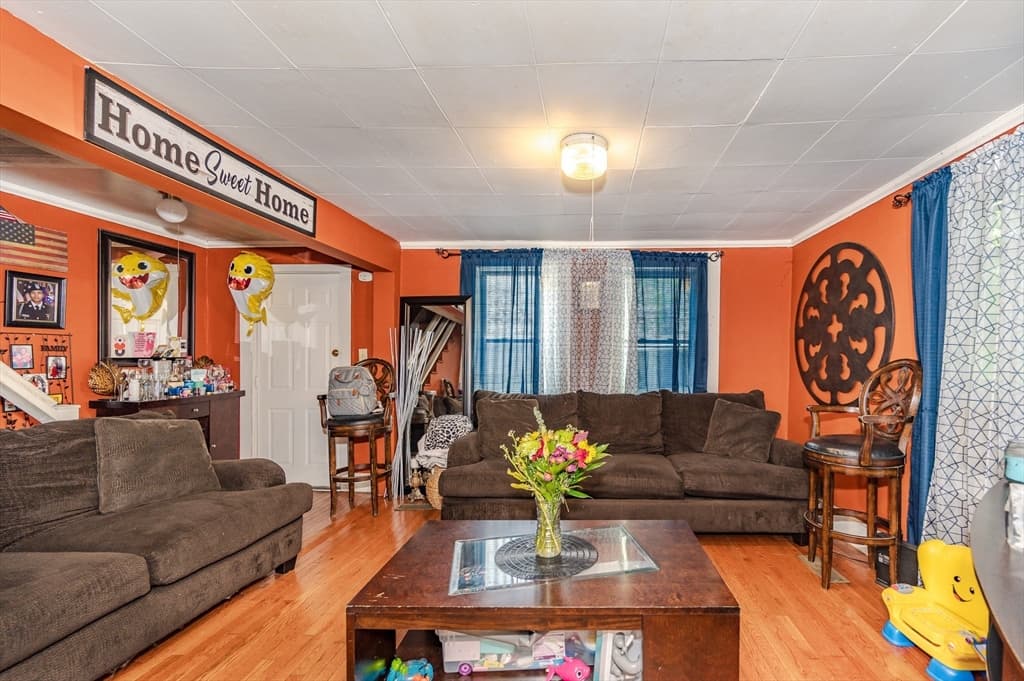 3-5 Courtney Ave. photo 4