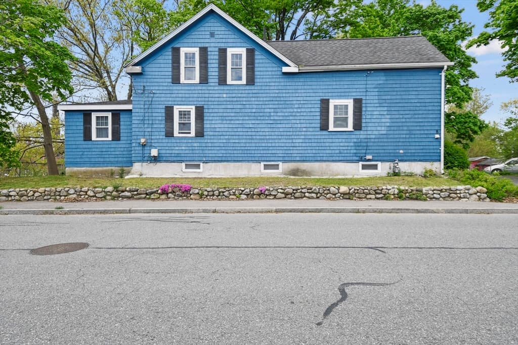 8 Cottage Street photo 3