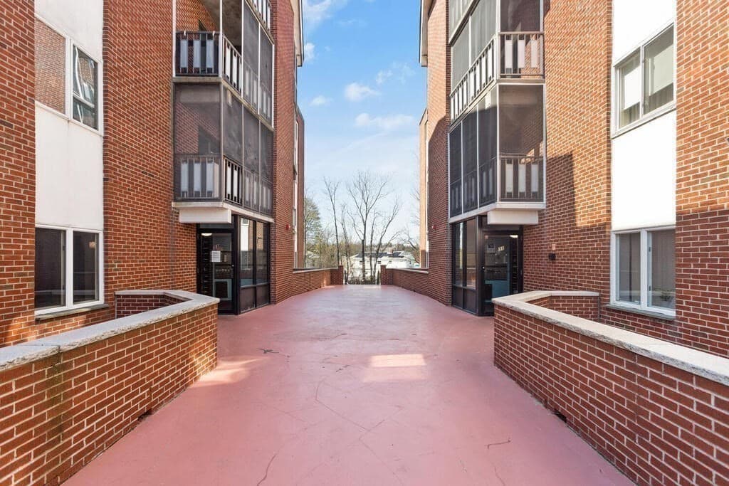 31 Lodgen Ct #2A