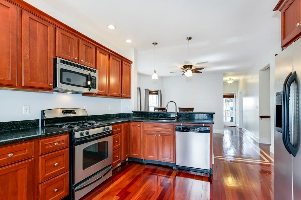 77 Adams St #1 photo 2