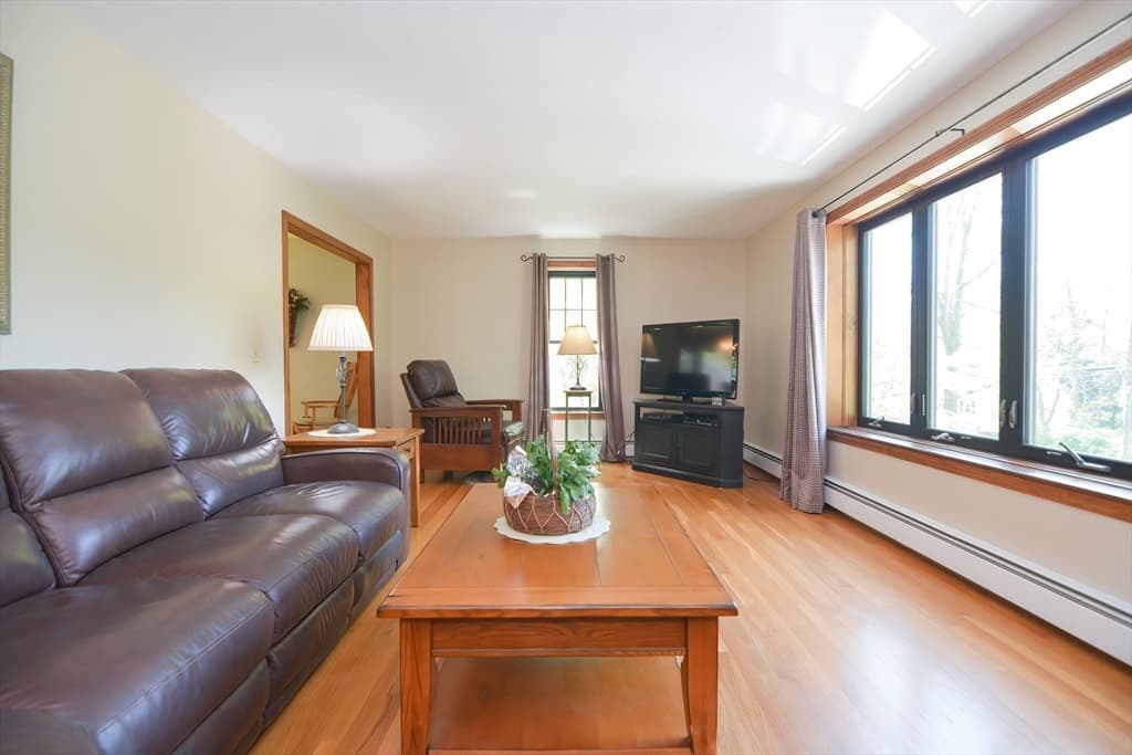 50 Adams St photo 4