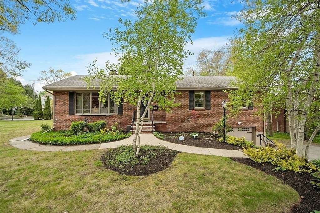 33 Butler Avenue photo 2