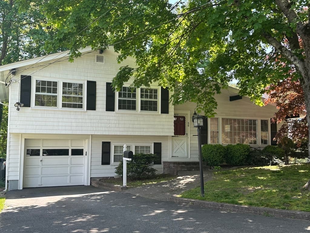 34 Ridgewood Road photo 2
