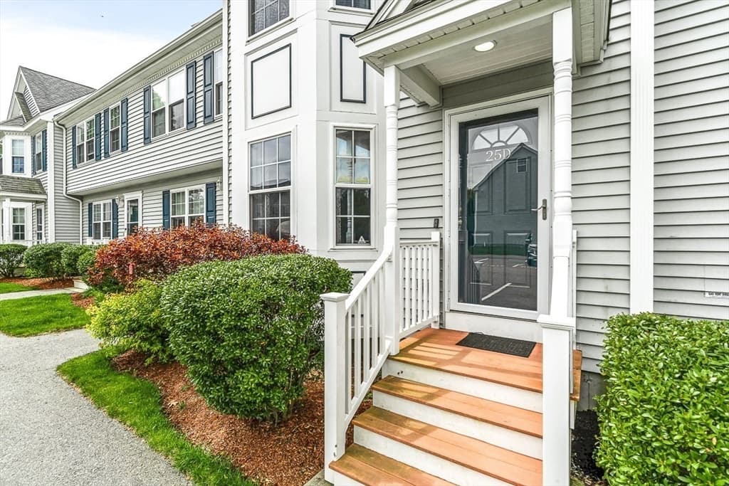 25 Merrimac Way #D photo 2