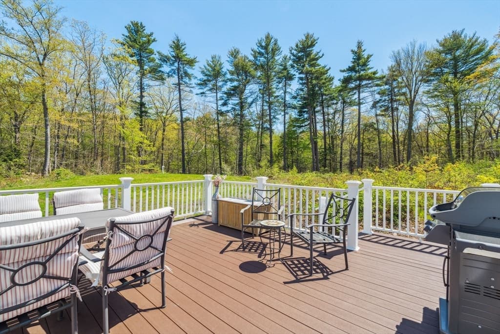 19 Turtleback Road photo 2