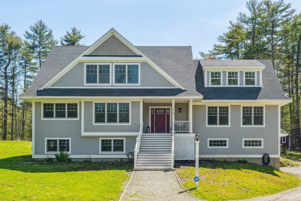 19 Turtleback Road photo 3