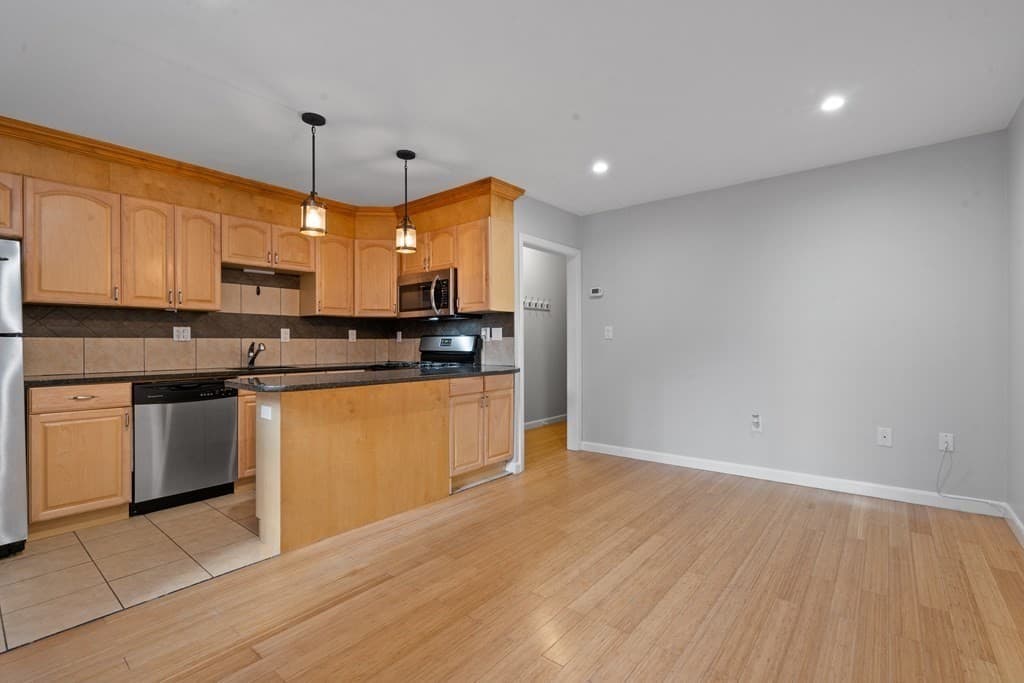 11 Bartlett Place #1 photo 3