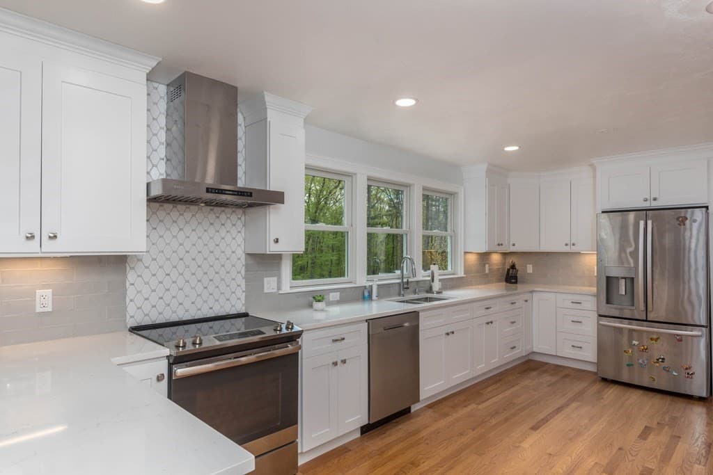 126 Lyman Road photo 2