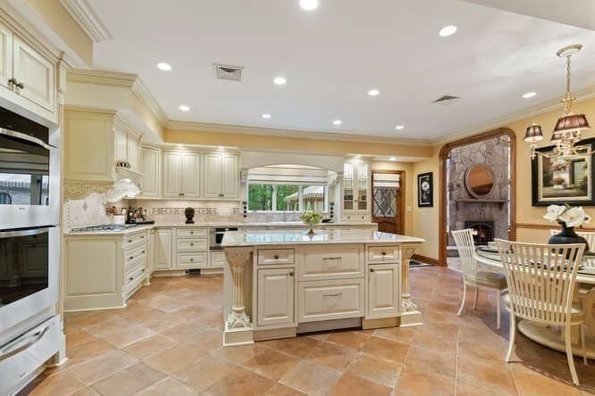 16 Durham Drive photo 4